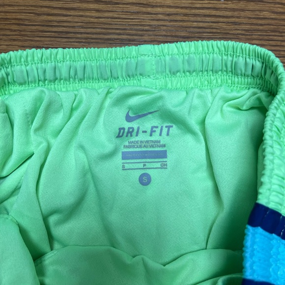 Nike Running Shorts - Picture 4 of 5
